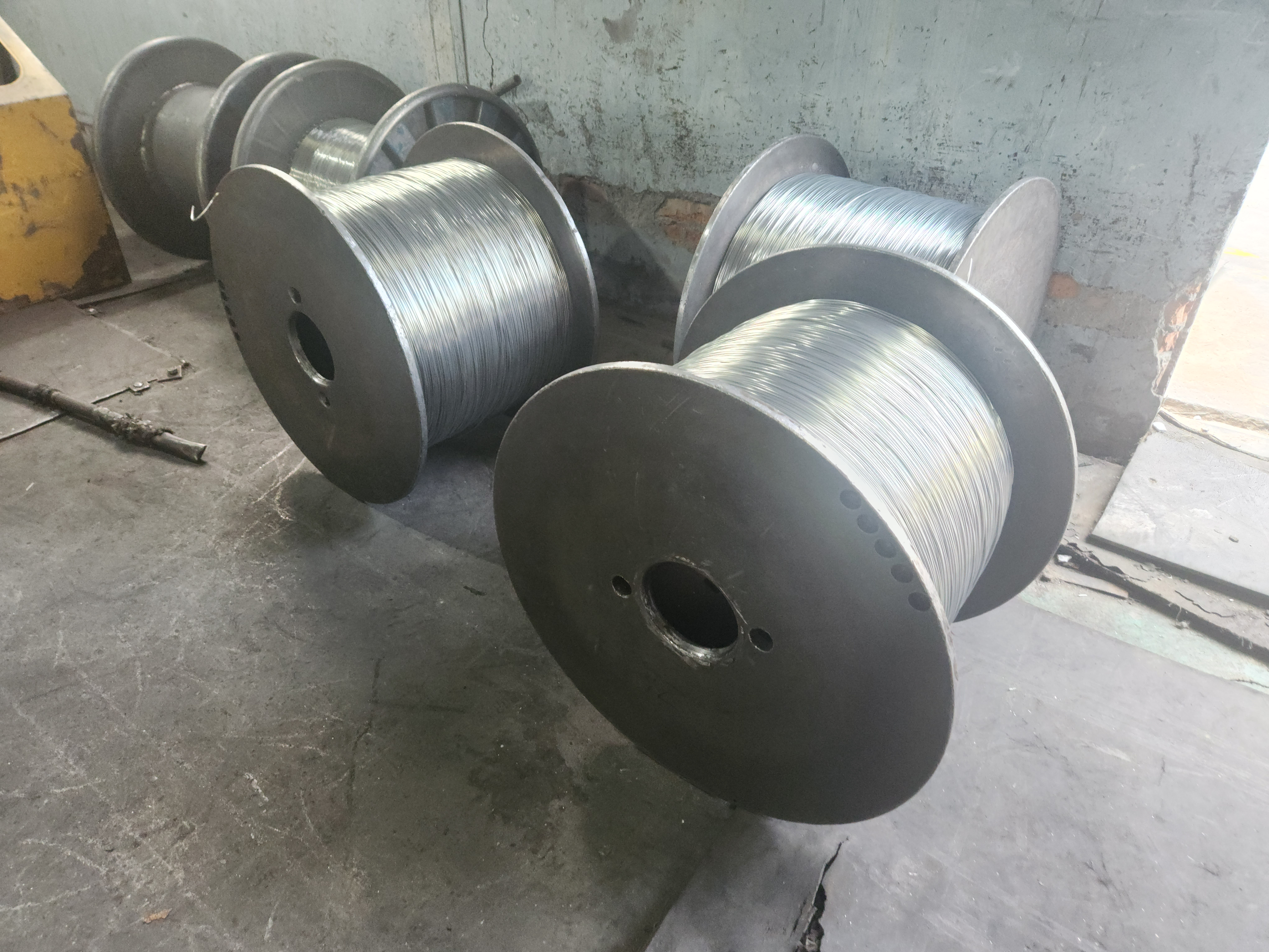 Round zinc wire coil